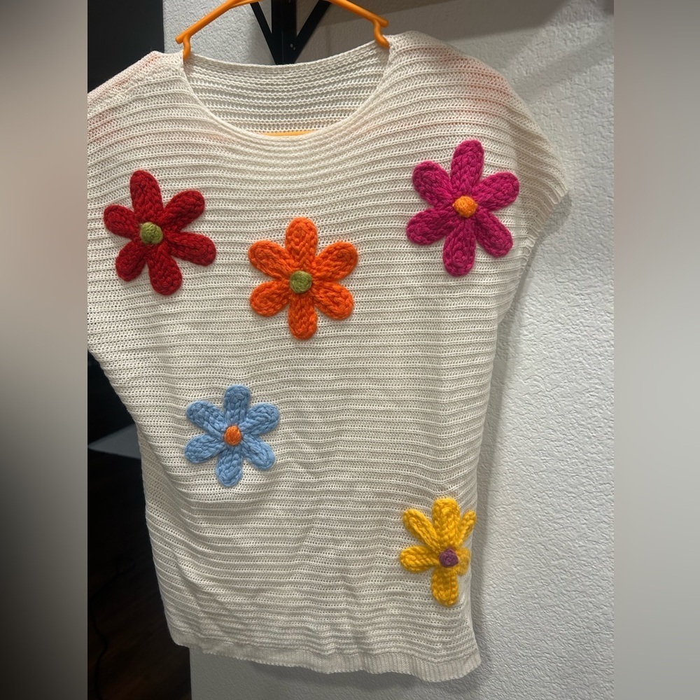 Source Unknown Cream Sweater with Colorful Floral Accents